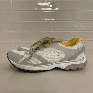 Vionic Womens Tokyo Fitness Sneakers Walking Shoes size 8